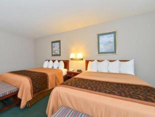 Room #153178728 at Best Western Beacon Inn