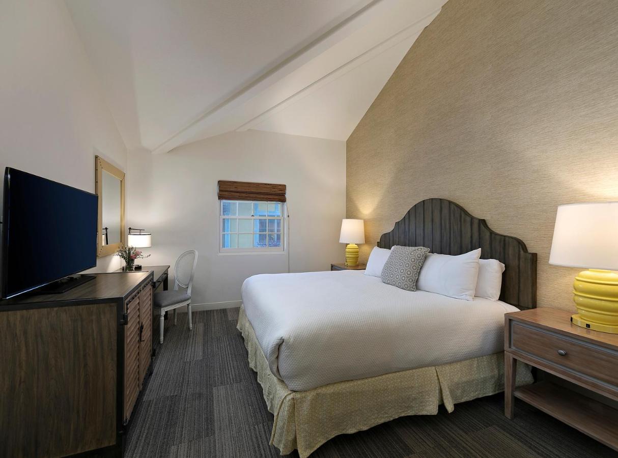 King Room at FogCatcher Inn