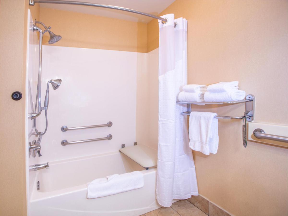 | Holiday Inn Express Hotel & Suites Richland