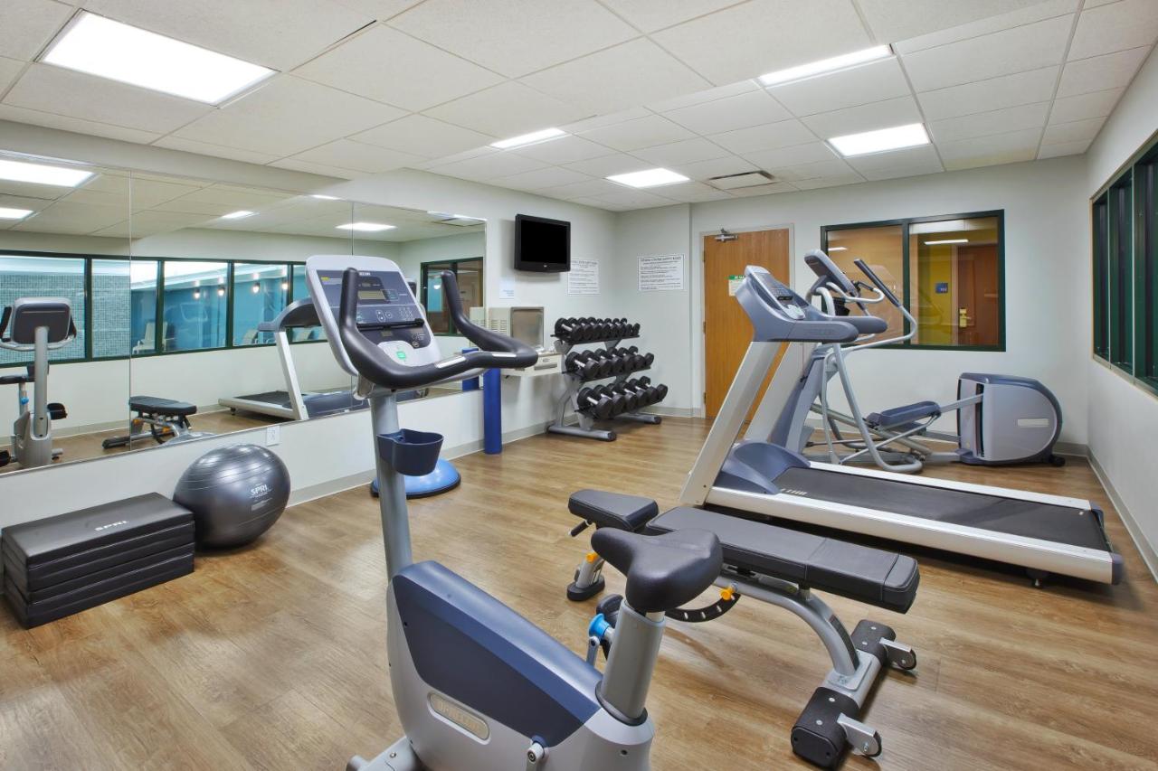 | Holiday Inn Express Rochester-Victor, an IHG Hotel