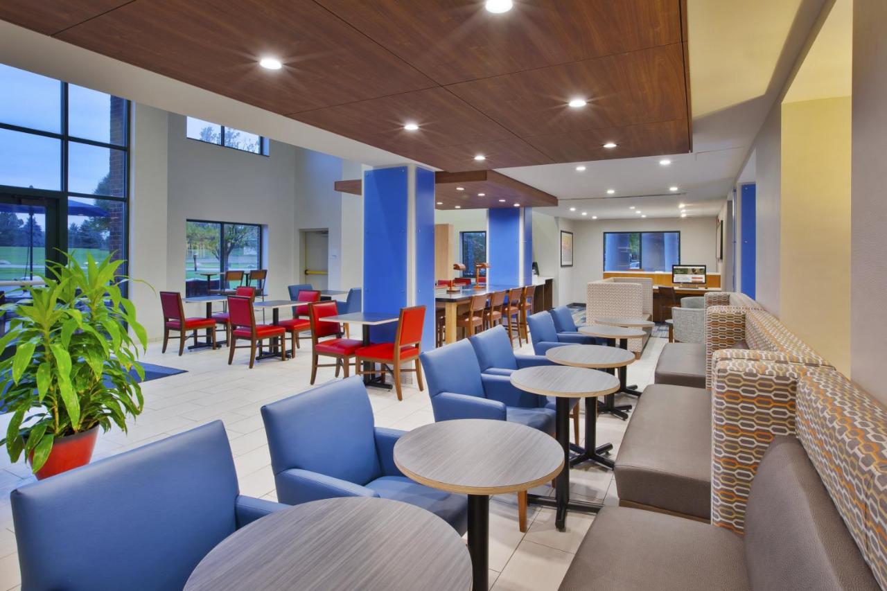 | Holiday Inn Express Rochester-Victor, an IHG Hotel