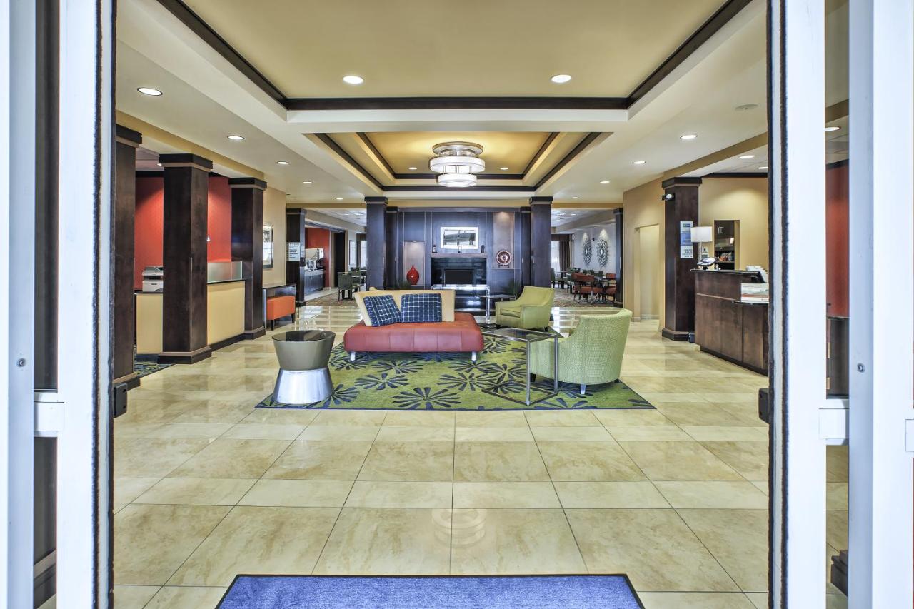 | Holiday Inn Express & Suites Dayton South - I-675, an IHG Hotel