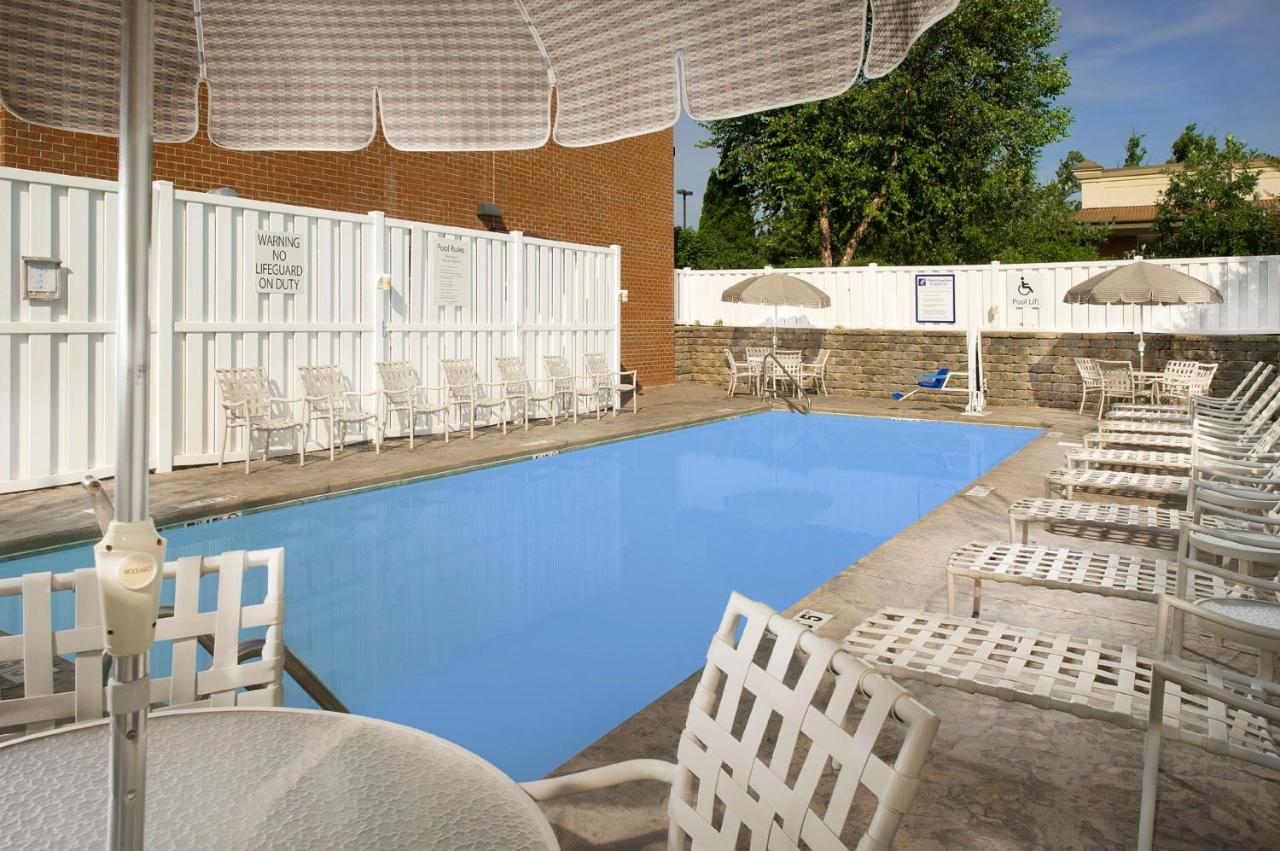 | Holiday Inn Express & Suites Charlottesville - Ruckersville, an IHG Hotel
