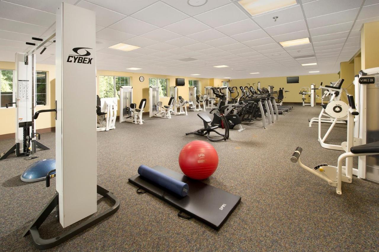 | Holiday Inn Express & Suites Charlottesville - Ruckersville, an IHG Hotel
