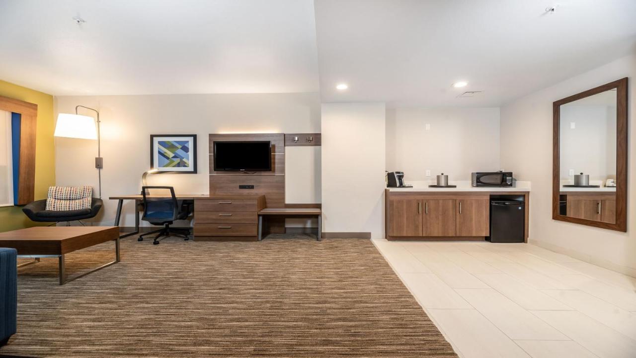 Superior King Suite - Non-Smoking at Holiday Inn Express Fremont-Milpitas Central by IHG