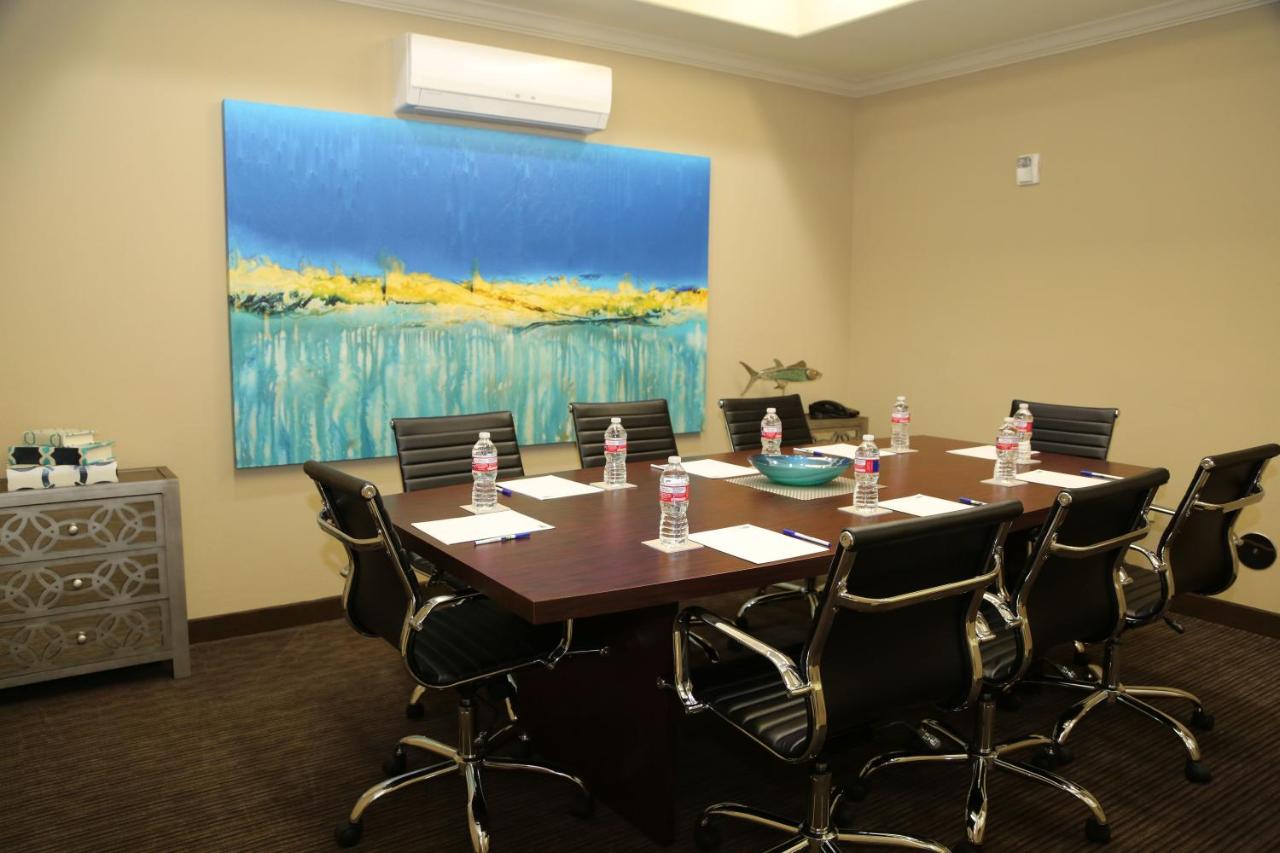 | Holiday Inn Express & Suites La Porte, an IHG Hotel