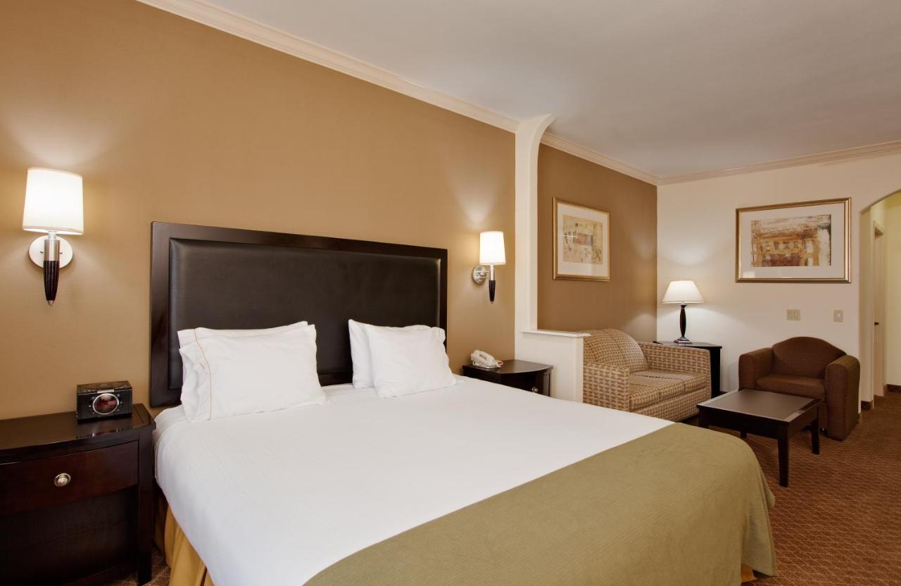 | Holiday Inn Express & Suites La Porte, an IHG Hotel