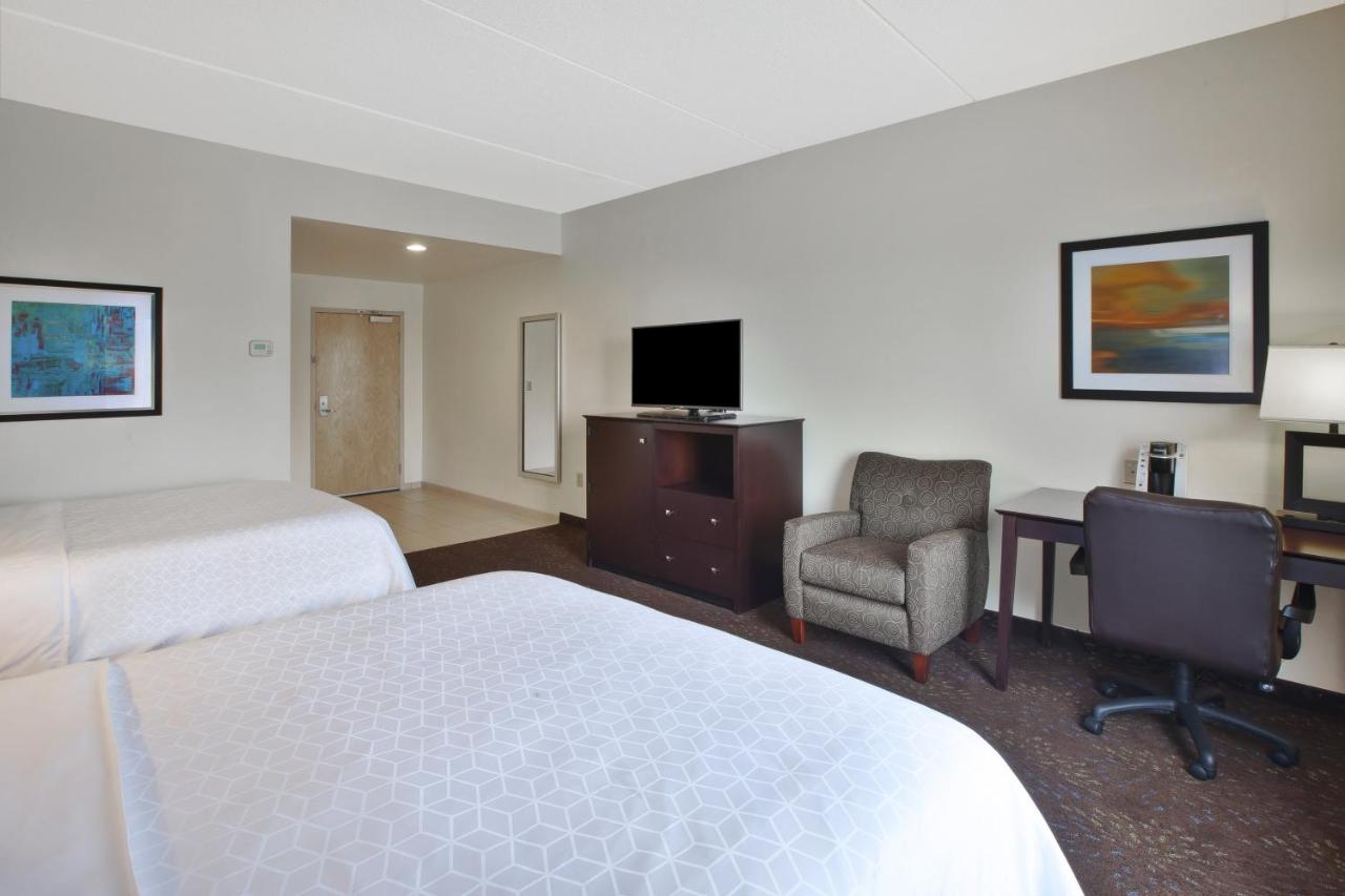 Queen Room with Two Queen Beds at Holiday Inn Express & Suites Geneva Finger Lakes, an IHG Hotel