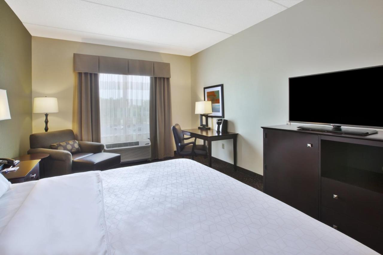 King Room - Hearing Accessible at Holiday Inn Express & Suites Geneva Finger Lakes, an IHG Hotel