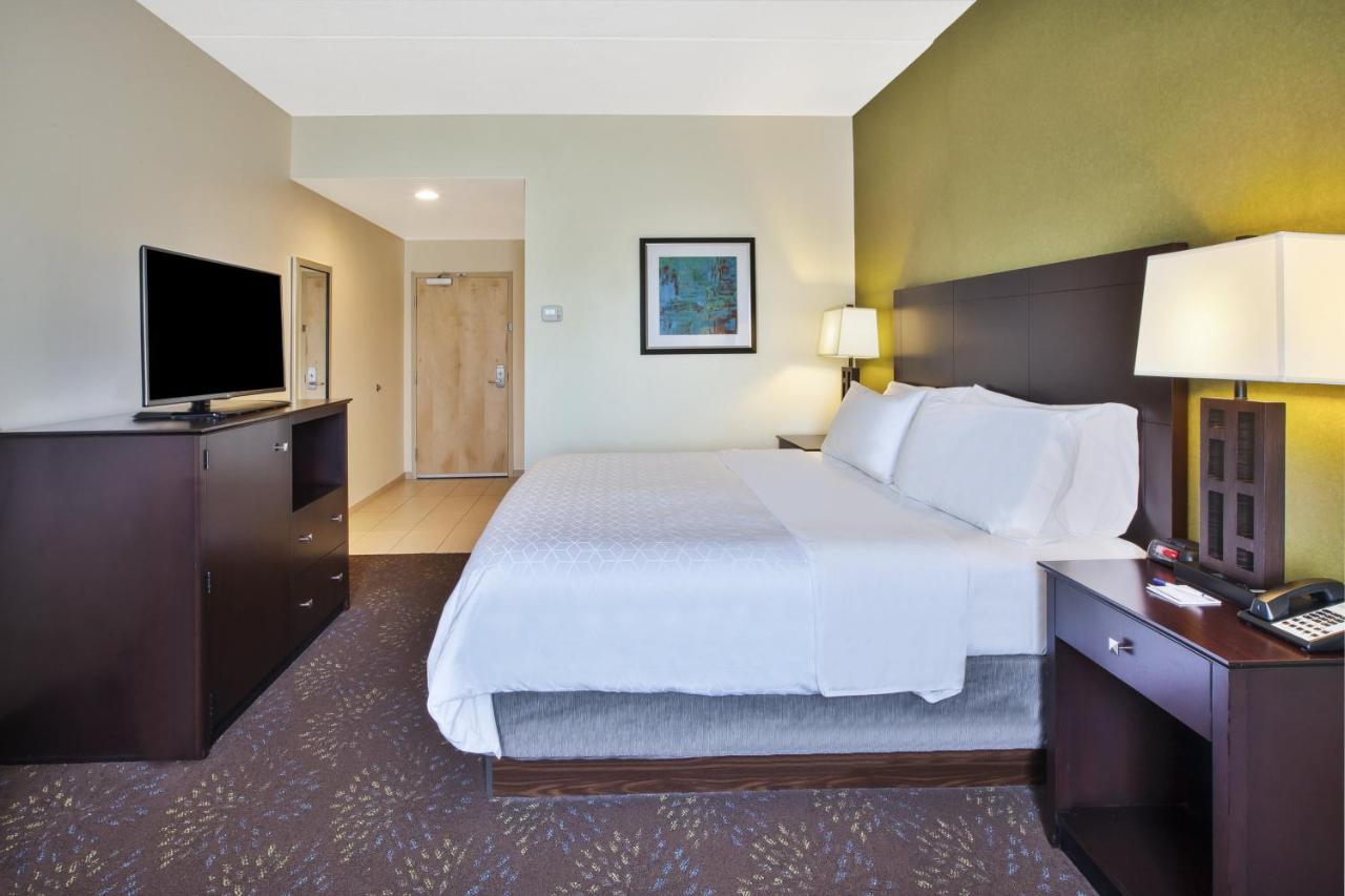 King Room at Holiday Inn Express & Suites Geneva Finger Lakes, an IHG Hotel