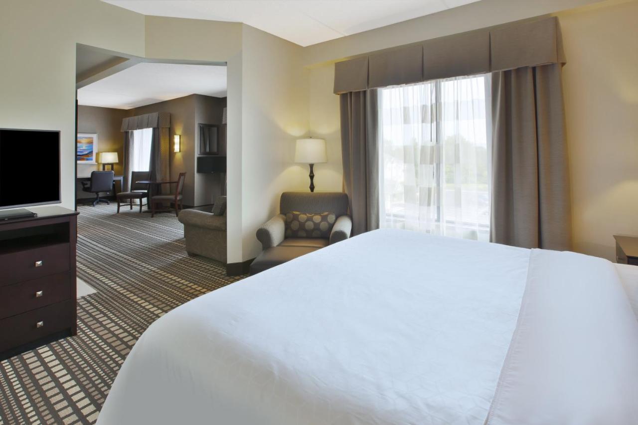Suite Jacuzzi - Non-Smoking at Holiday Inn Express & Suites Geneva Finger Lakes, an IHG Hotel