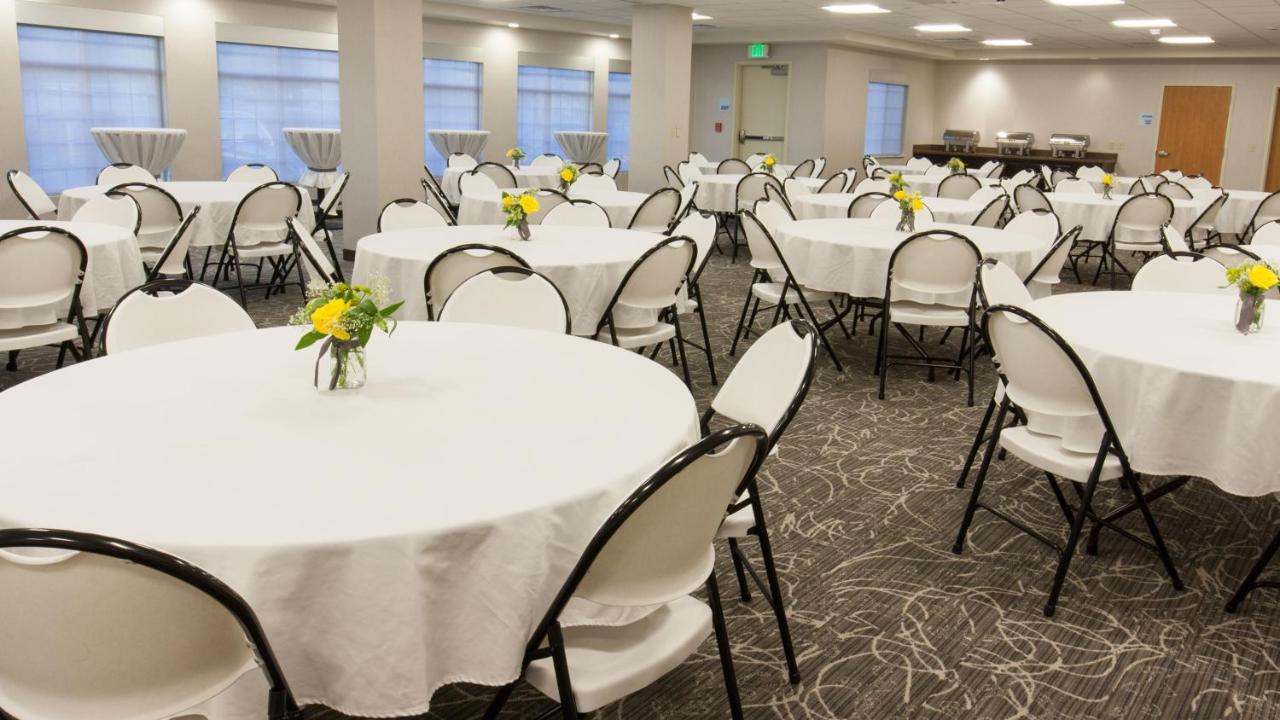 | Holiday Inn Express & Suites Cheney, an IHG Hotel