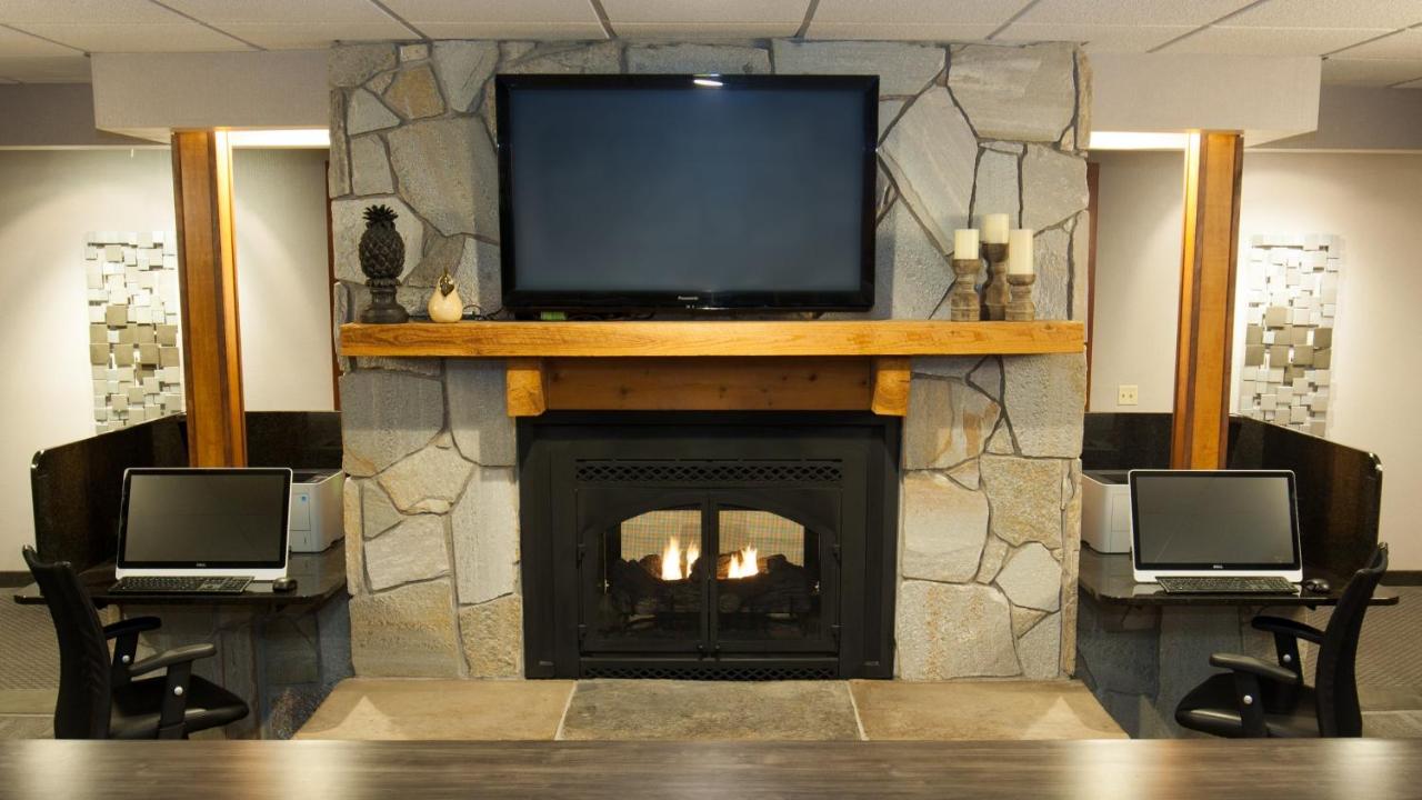 | Holiday Inn Express & Suites Cheney, an IHG Hotel
