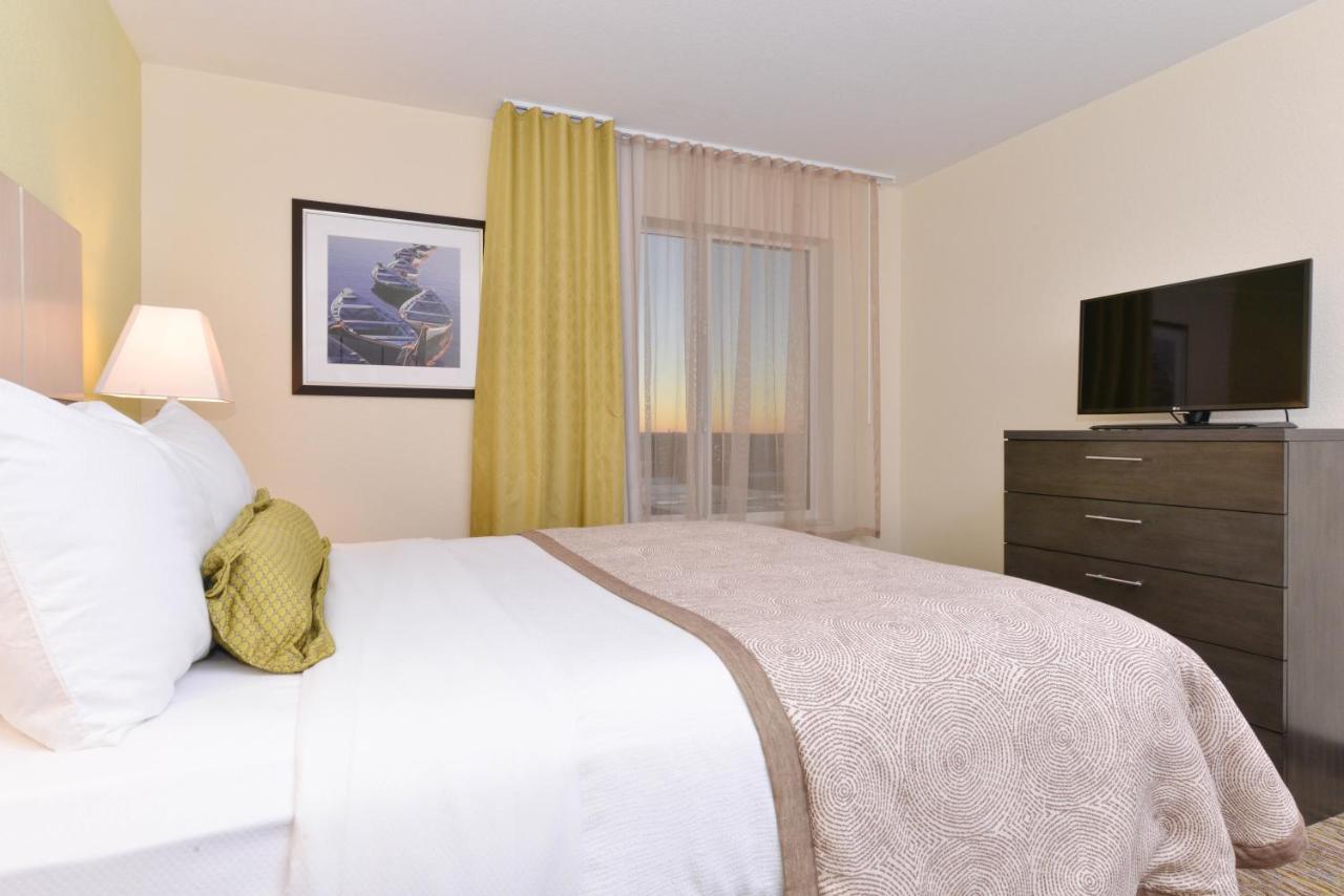 One-Bedroom Queen Suite at Candlewood Suites Casper, an IHG Hotel