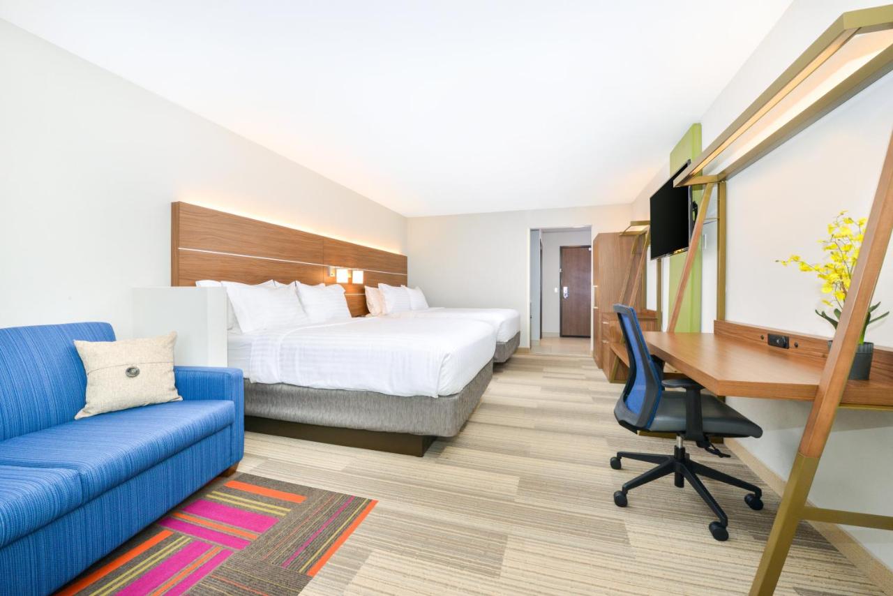 One-Bedroom Suite at Holiday Inn Express & Suites Salem by IHG