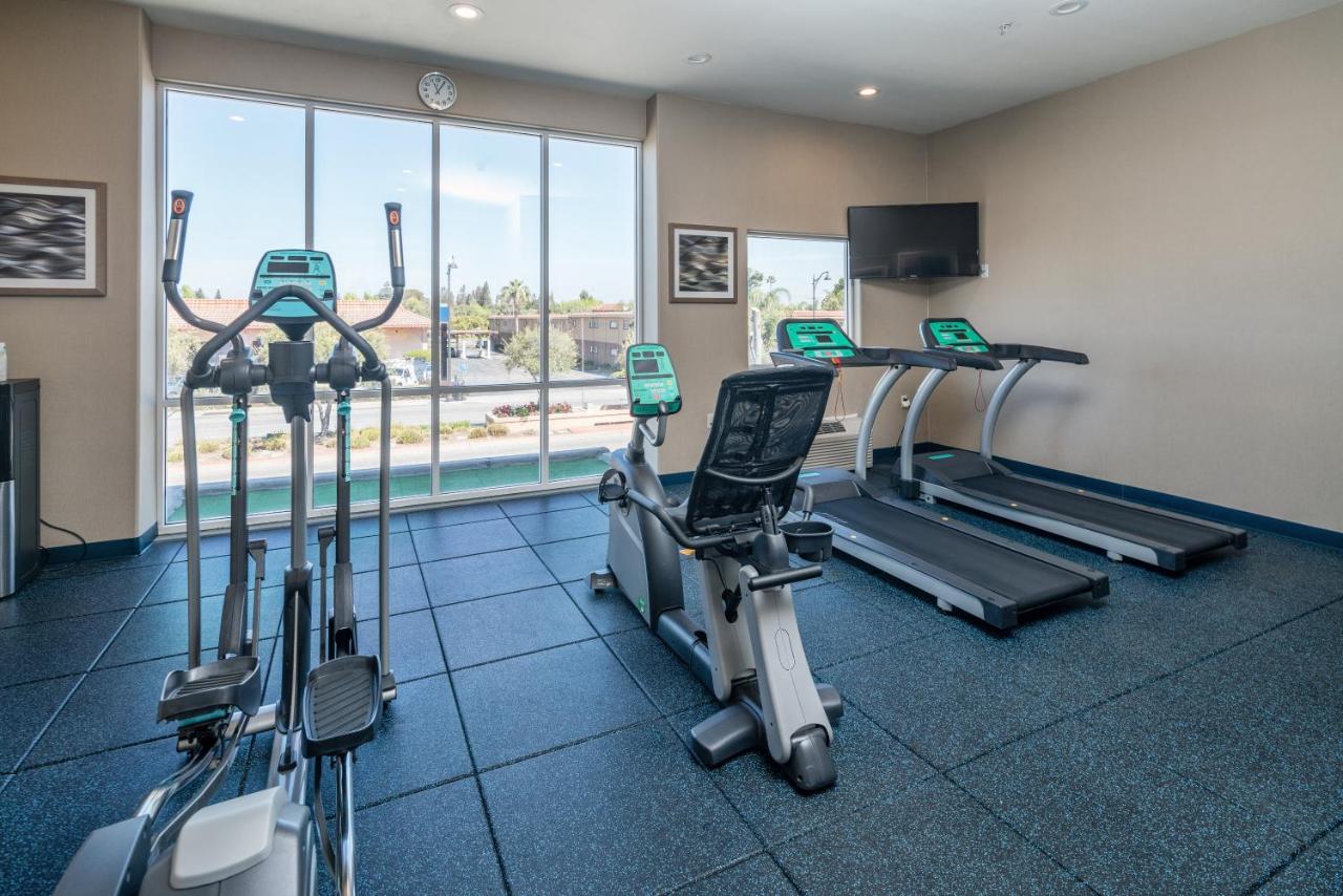 | Holiday Inn Express & Suites Santa Clara, an IHG Hotel