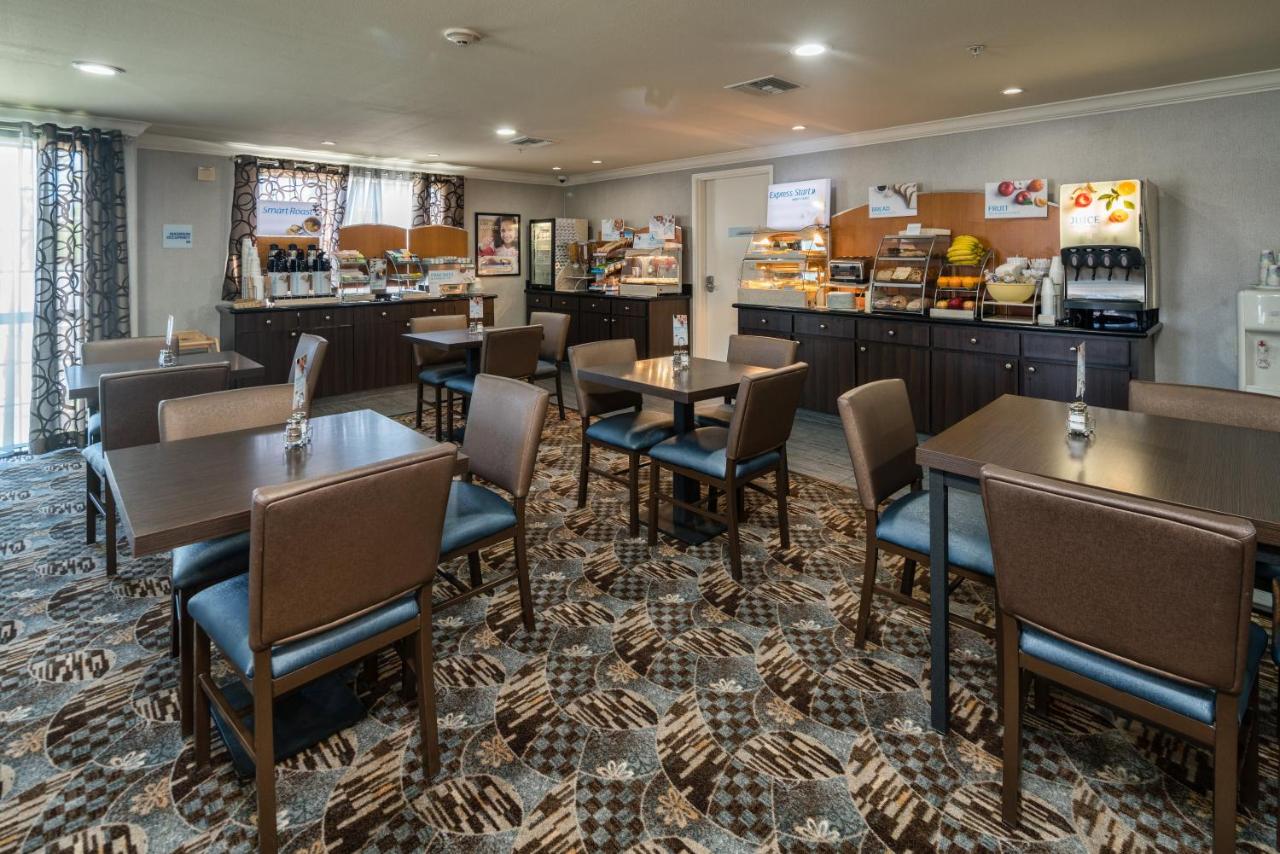 | Holiday Inn Express & Suites Santa Clara, an IHG Hotel