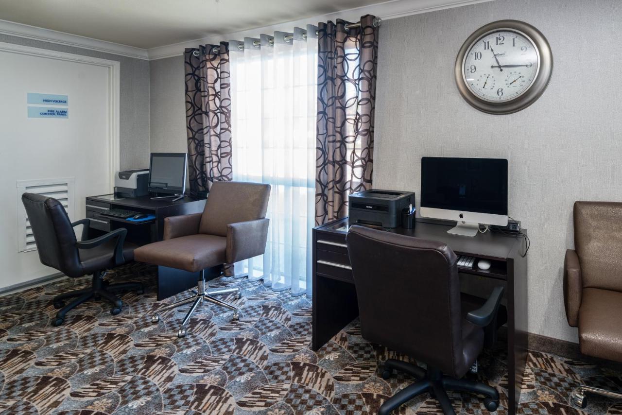 | Holiday Inn Express & Suites Santa Clara, an IHG Hotel