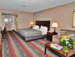 Room #46337519 at Mountain Lake Inn