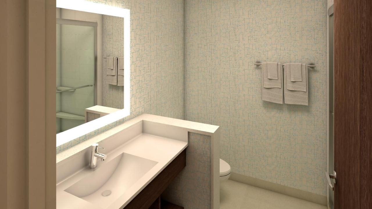 | Holiday Inn Express & Suites St. Petersburg - Madeira Beach, an IHG Hotel
