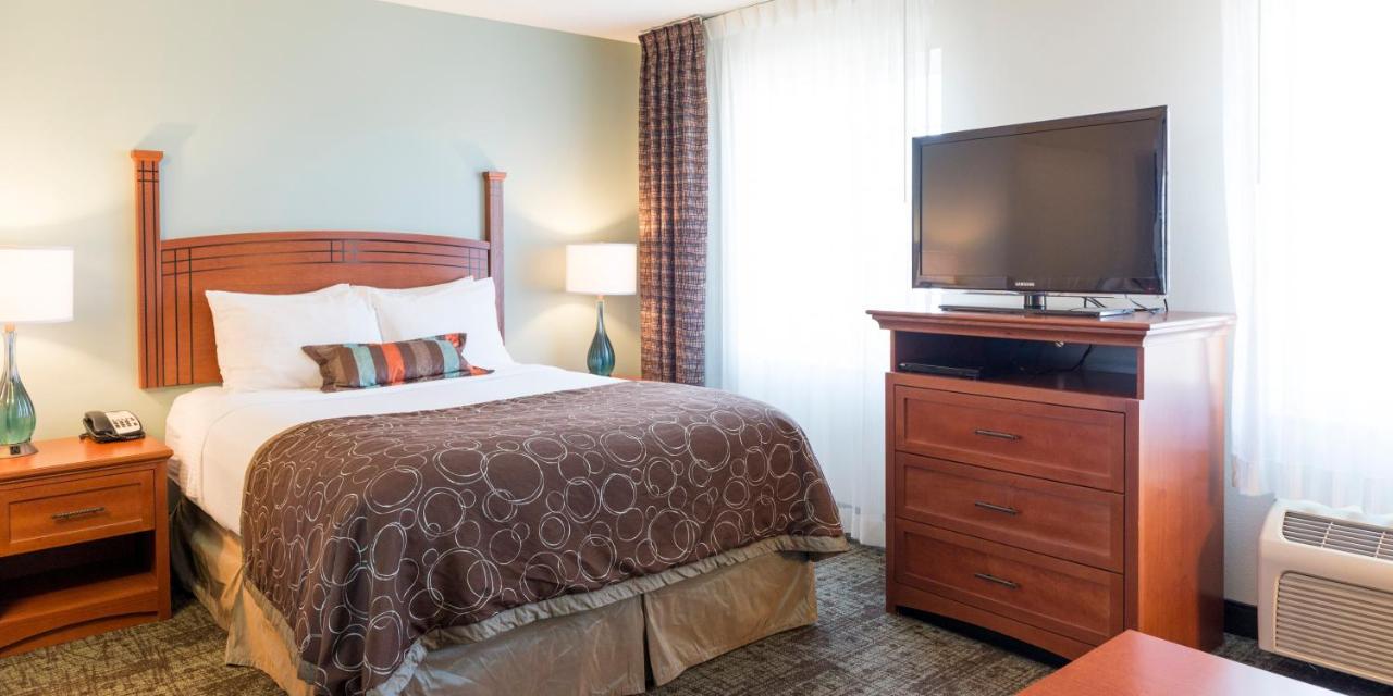 Queen Studio with Sofa Bed - Non-Smoking at Staybridge Suites Fargo, an IHG Hotel