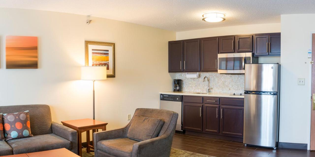 One-Bedroom Queen Suite with Sofa Bed - Non-Smoking at Staybridge Suites Fargo, an IHG Hotel