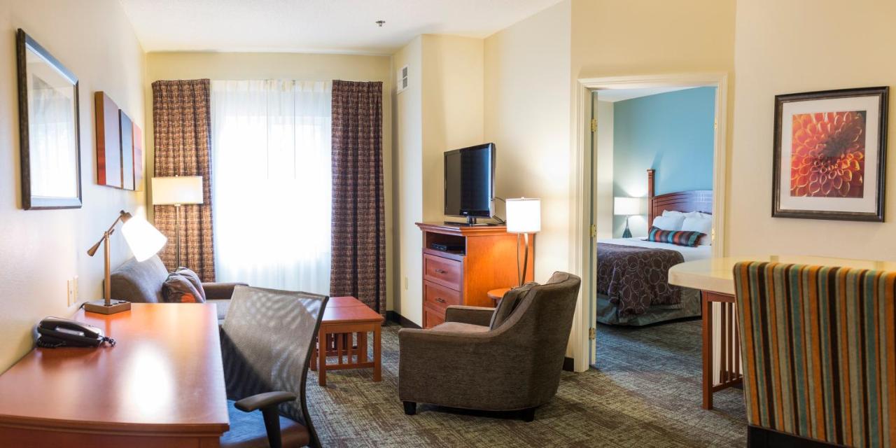 One-Bedroom King Suite with Sofa Bed - Non-Smoking at Staybridge Suites Fargo, an IHG Hotel