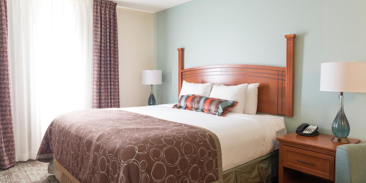 One-Bedroom King Suite with Sofa Bed - Non-Smoking at Staybridge Suites Fargo, an IHG Hotel