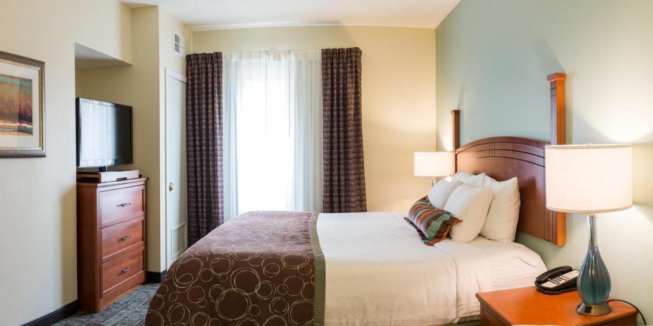 One-Bedroom King Suite with Sofa Bed - Non-Smoking at Staybridge Suites Fargo, an IHG Hotel