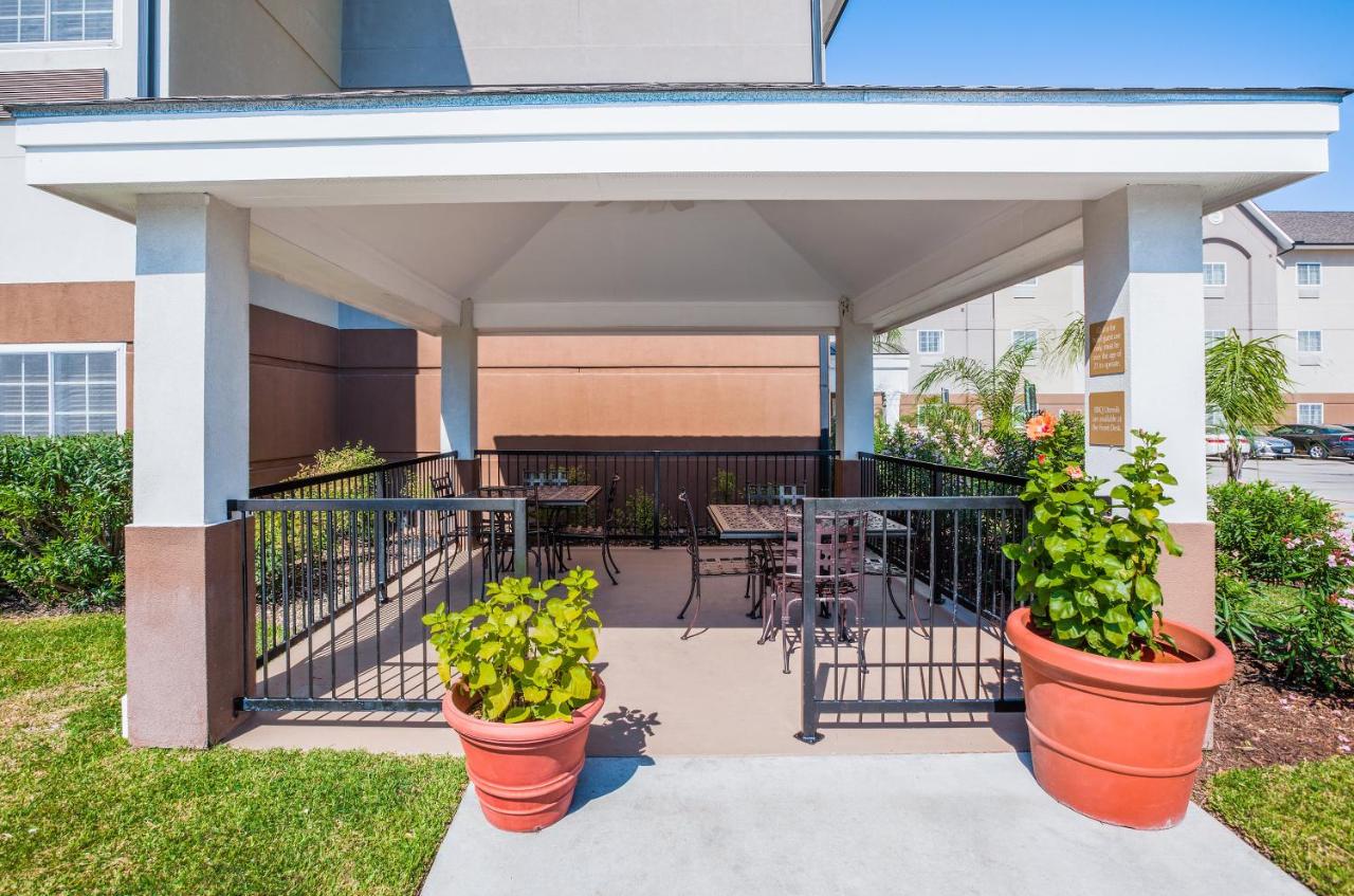 | Candlewood Suites Lake Jackson Clute, an IHG Hotel