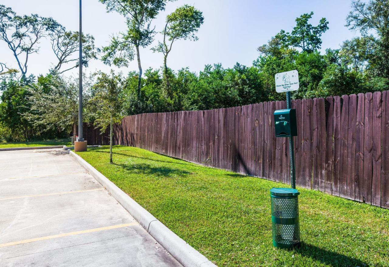 | Candlewood Suites Lake Jackson Clute, an IHG Hotel