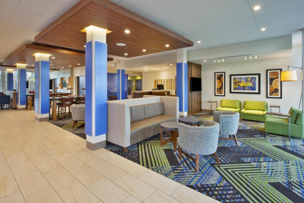 | Holiday Inn Express and Suites South Hill, an IHG Hotel