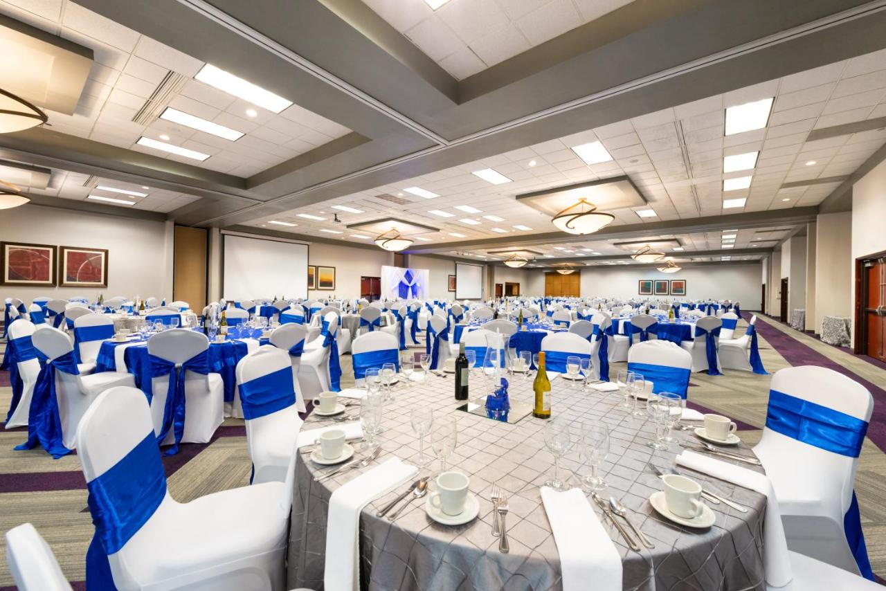 | Holiday Inn Hotel and Suites Beaumont-Plaza I-10 & Walden, an IHG Hotel