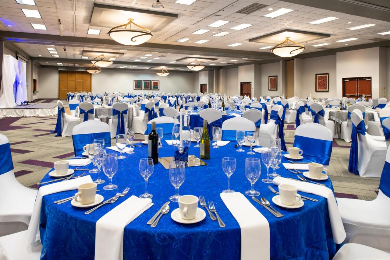 | Holiday Inn Hotel and Suites Beaumont-Plaza I-10 & Walden, an IHG Hotel