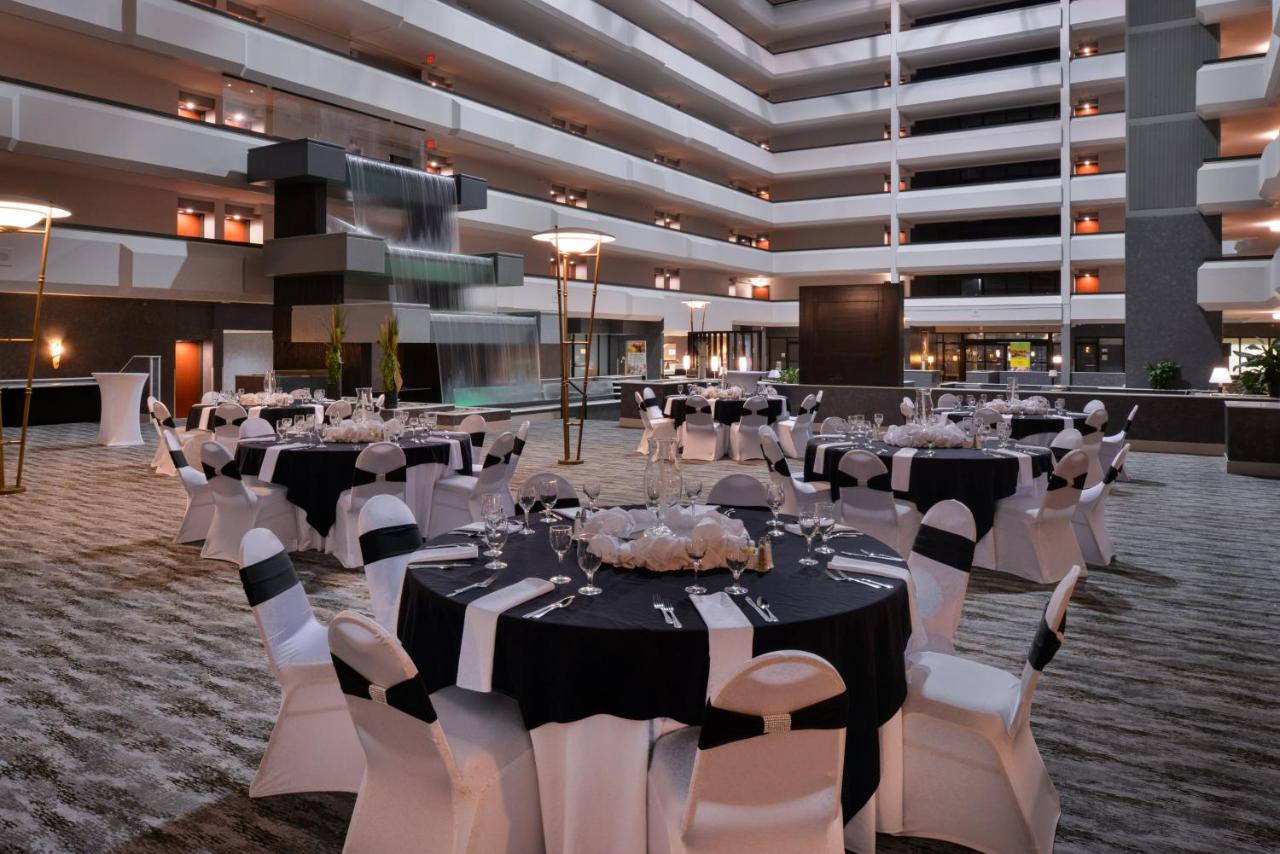 | Holiday Inn Hotel and Suites Beaumont-Plaza I-10 & Walden, an IHG Hotel