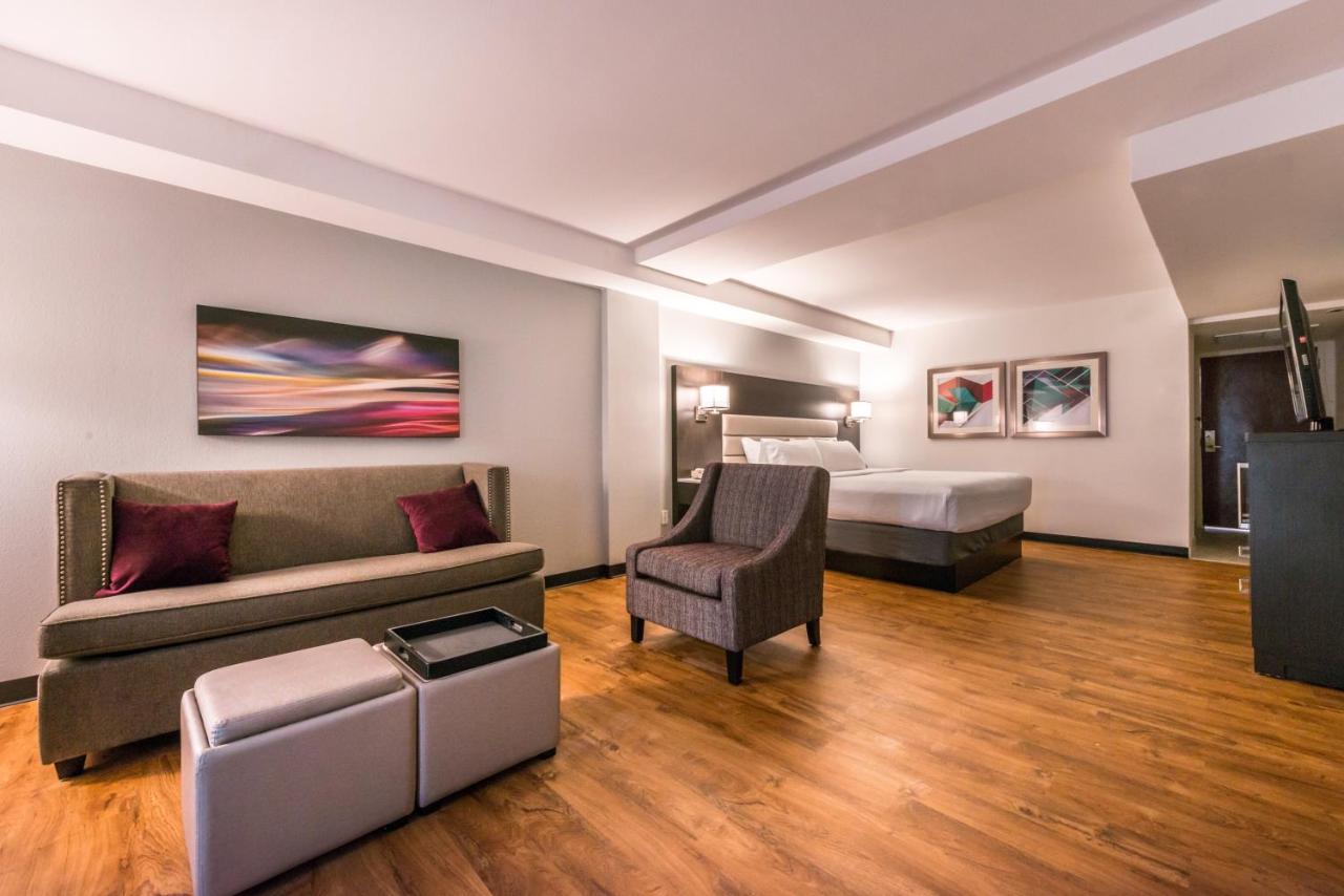 | Holiday Inn Hotel and Suites Beaumont-Plaza I-10 & Walden, an IHG Hotel
