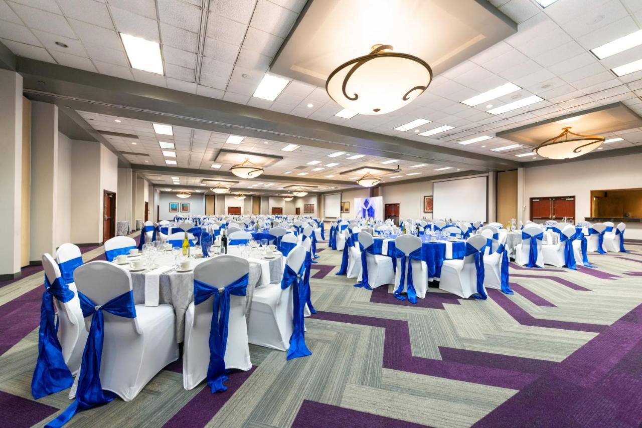| Holiday Inn Hotel and Suites Beaumont-Plaza I-10 & Walden, an IHG Hotel