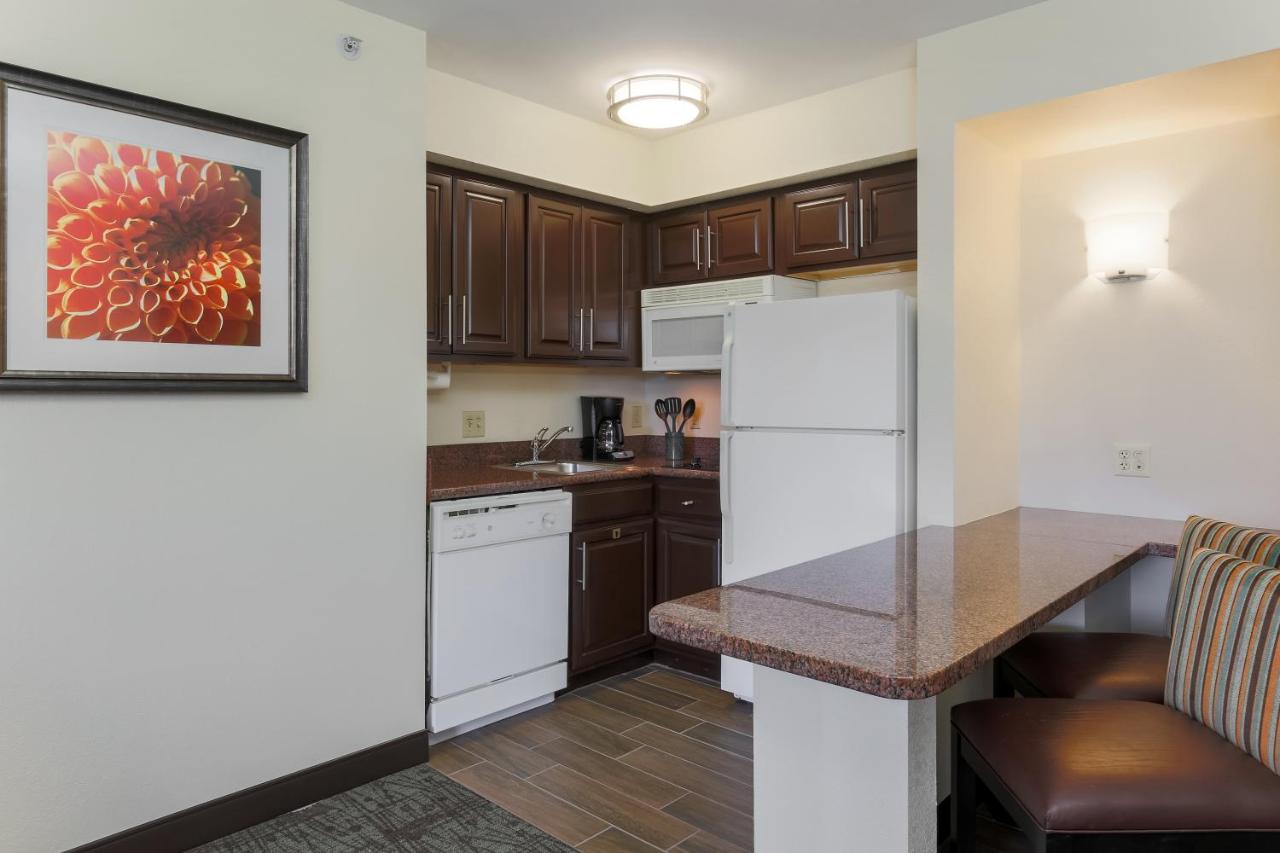 | Staybridge Suites-Philadelphia/Mount Laurel, an IHG Hotel