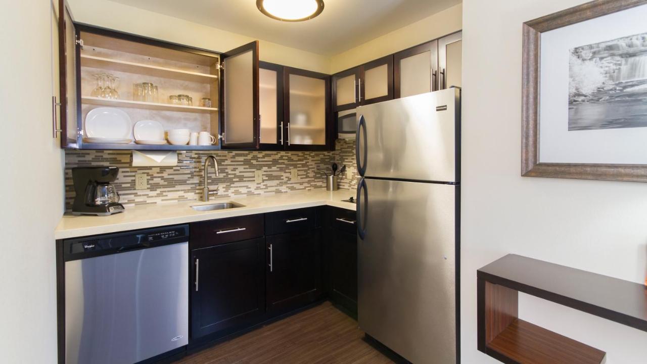 | Staybridge Suites Buffalo-Amherst, an IHG Hotel