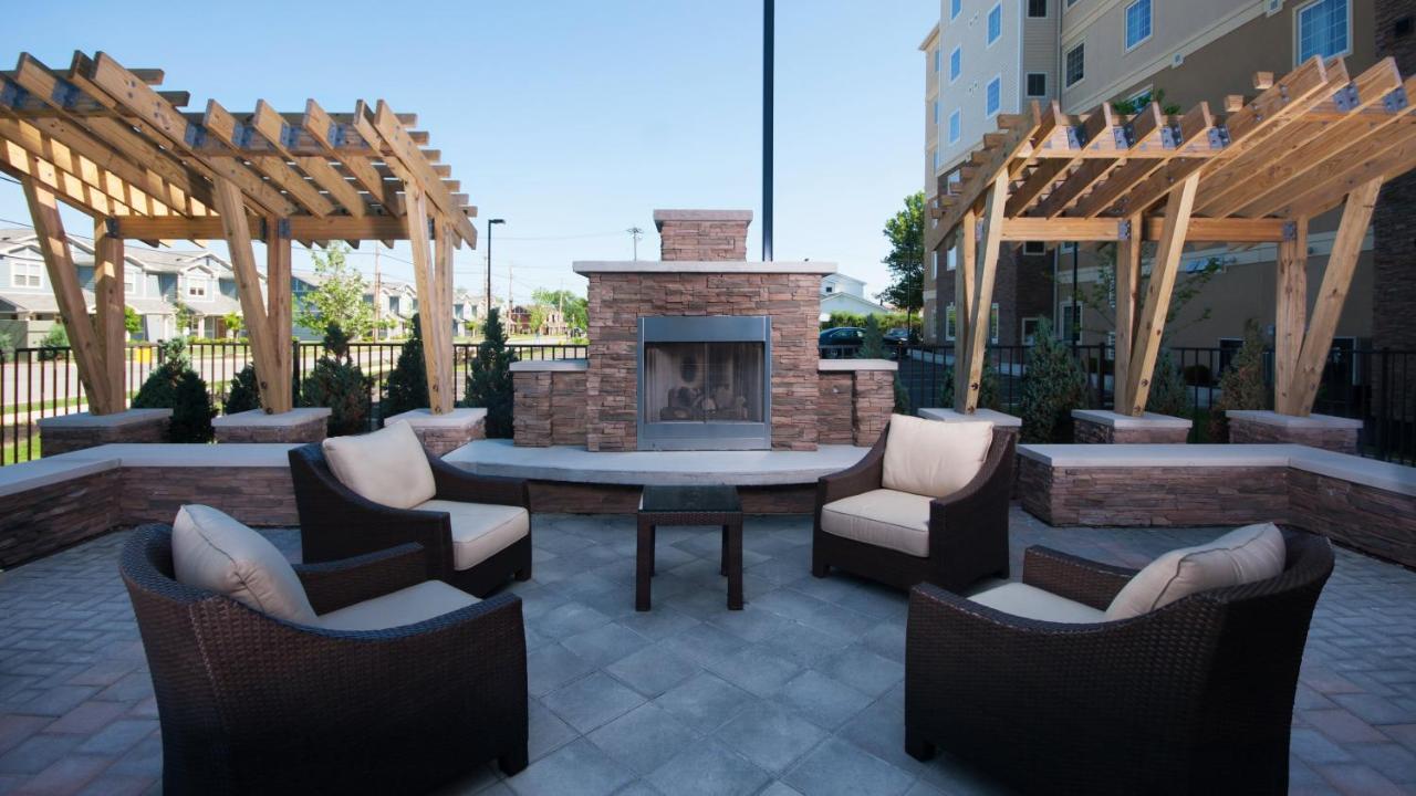 | Staybridge Suites Buffalo-Amherst, an IHG Hotel