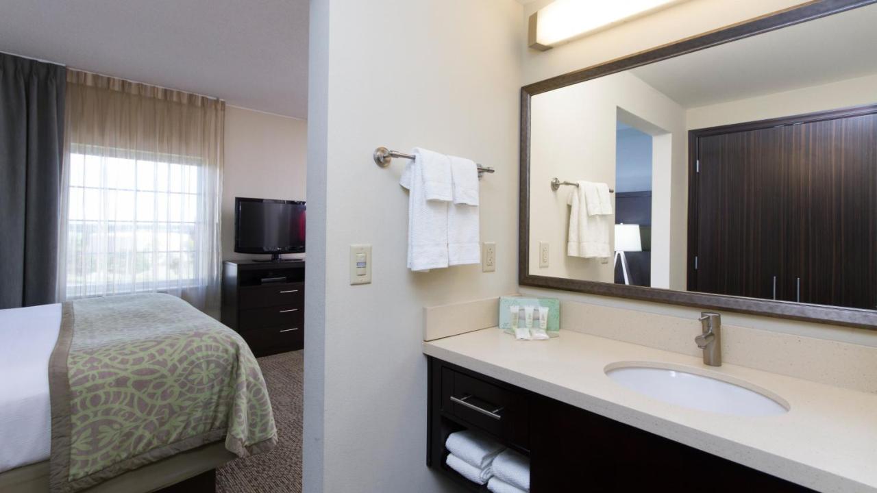 | Staybridge Suites Buffalo-Amherst, an IHG Hotel