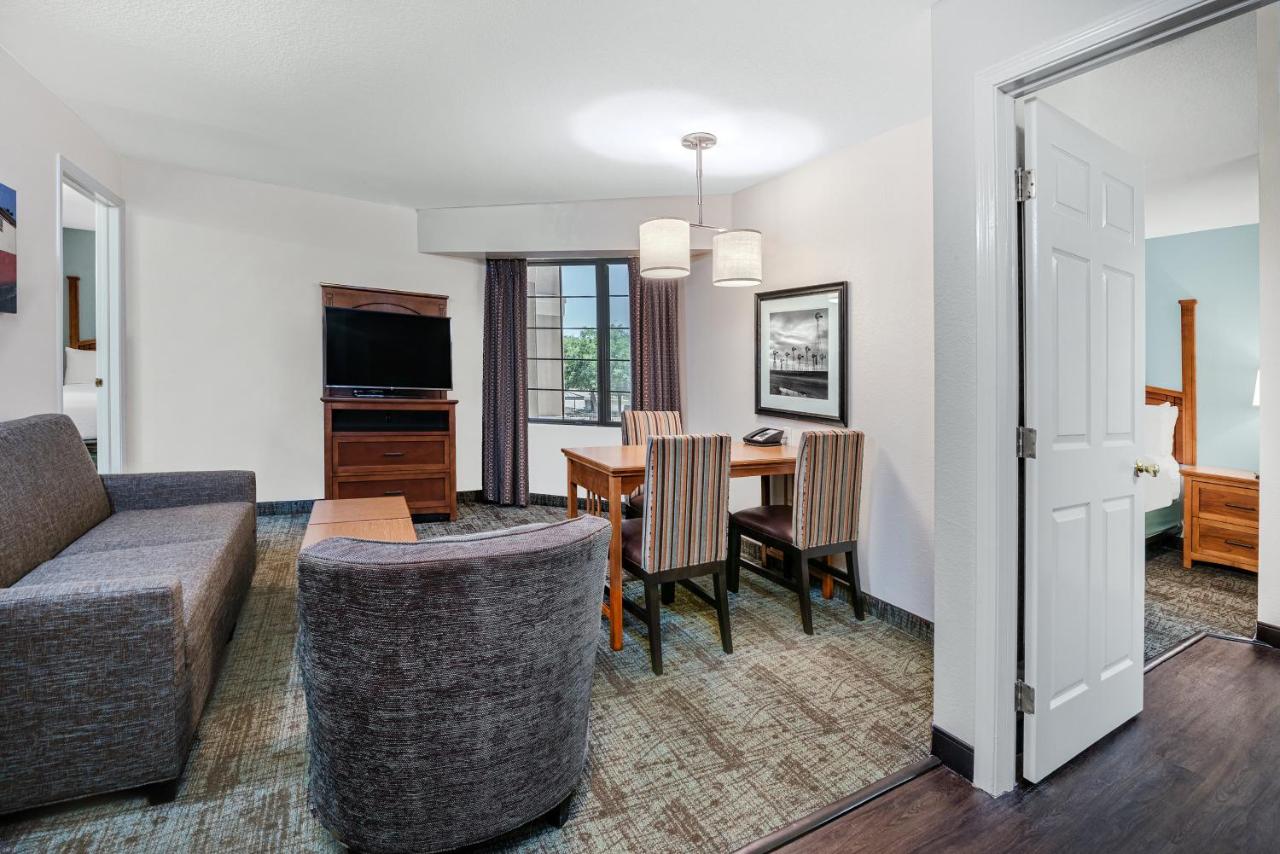 | Staybridge Suites Austin Round Rock, an IHG Hotel