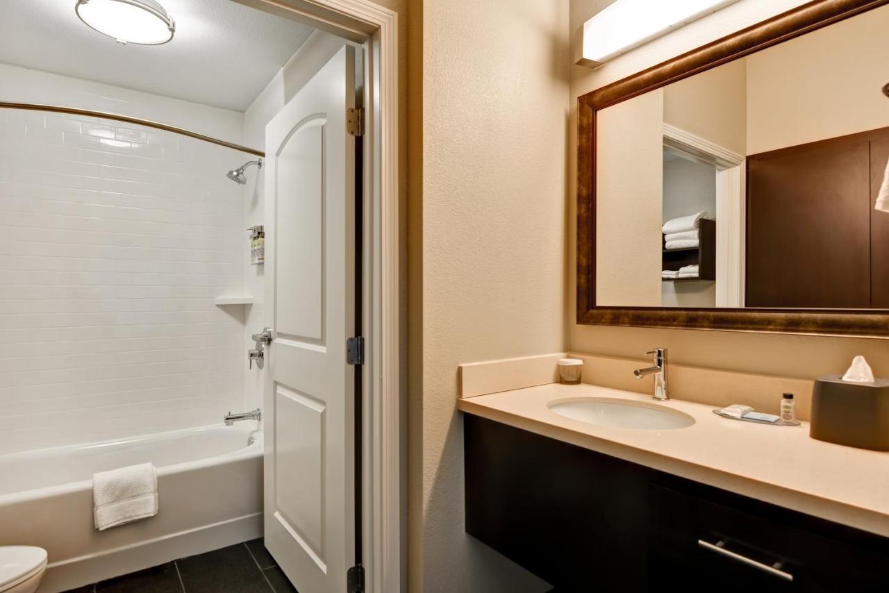 Queen Studio Suite with Bath Tub - Mobility Accessible - Non-Smoking at Staybridge Suites Mt. Juliet - Nashville Area by IHG