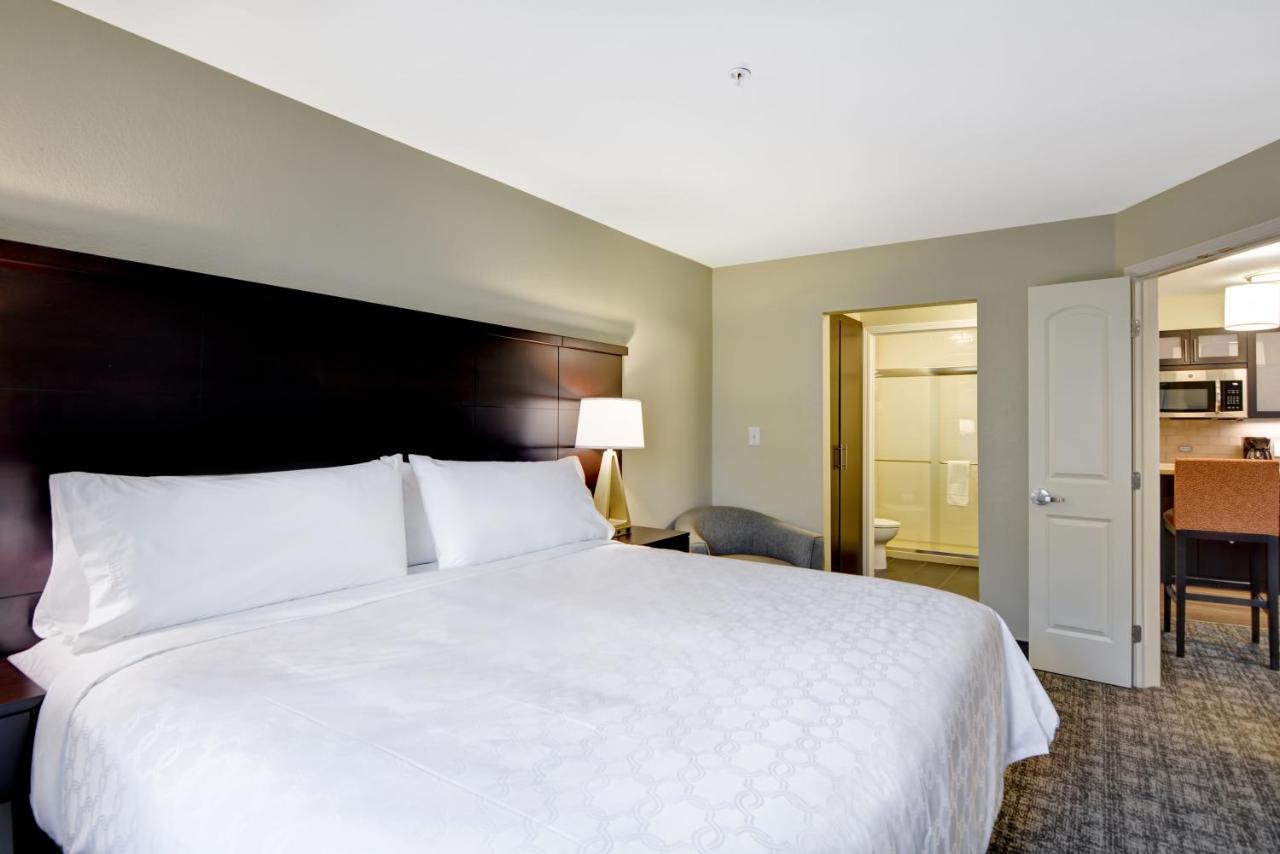 One-Bedroom Queen Suite -Non-Smoking at Staybridge Suites Mt. Juliet - Nashville Area by IHG