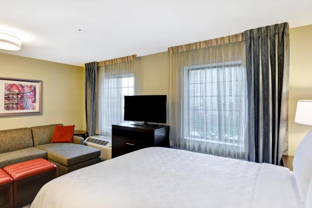 Queen Studio Suite with Bath Tub - Mobility Accessible - Non-Smoking at Staybridge Suites Mt. Juliet - Nashville Area by IHG