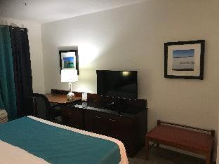 Room #491918015 at Hotel Pensacola