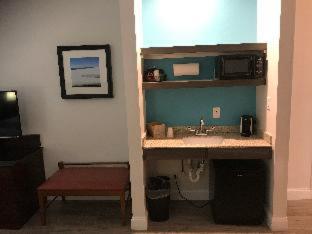 Room #491918015 at Hotel Pensacola