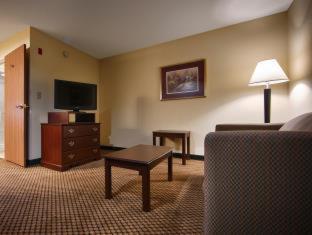 Room #7863817 at Country Inn & Suites by Radisson, Pickerington, OH