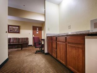 Room #7863817 at Country Inn & Suites by Radisson, Pickerington, OH