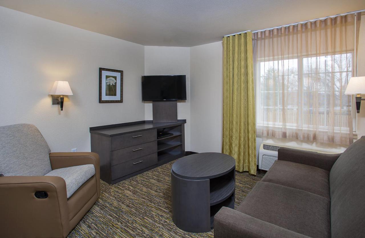 One-Bedroom Queen Suite - Non-Smoking at Candlewood Suites Bowling Green, an IHG Hotel